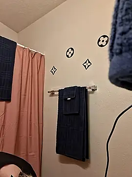 bootiebby online show from October 10, 2025, 1:28 am