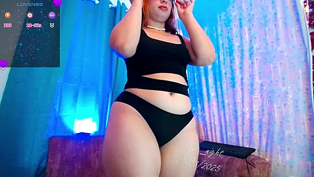 lilac night33 online show from March 21, 2025, 2:51 pm