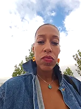 Goldenlace online show from September 10, 2025, 10:36 am