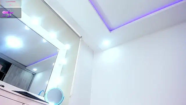 Snapshot of karlyn_angels chatting on February 13, 2026, 3:34 pm karlyn angels online show from February 13, 2026, 3:34 pm