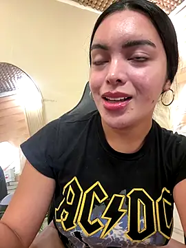 HotstuffCherrySummer online show from November 17, 2025, 8:18 am