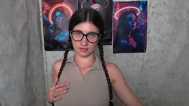 MaryEm976 online show from July 4, 2026, 7:37 am