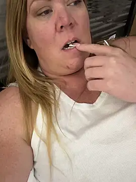 JESS LOVES online show from March 13, 2025, 1:43 am