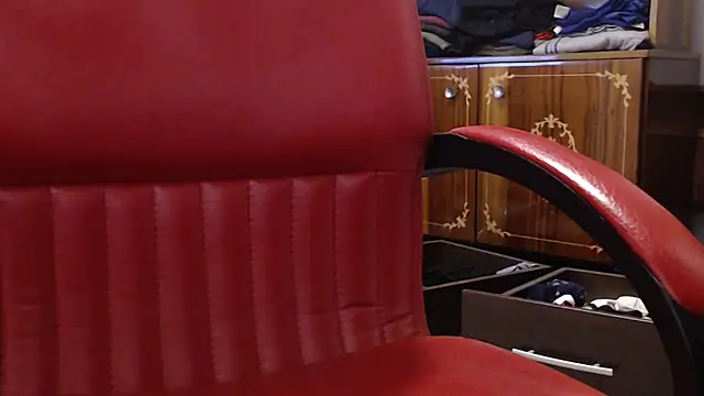 Mrprecum online show from October 29, 2025, 8:41 pm