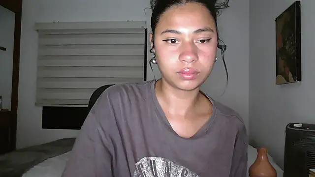 Snapshot of dark_enchantress_ chatting on July 8, 2026, 2:46 am dark enchantress online show from July 8, 2026, 2:46 am