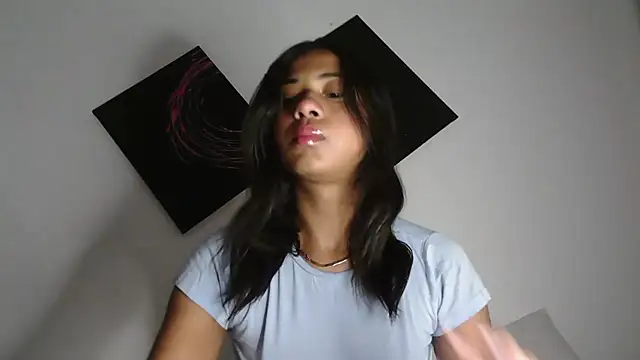 dark enchantress  online show from November 7, 2025, 1:32 am