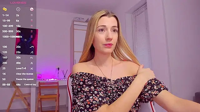 HotCarolineXO online show from March 9, 2025, 3:27 pm