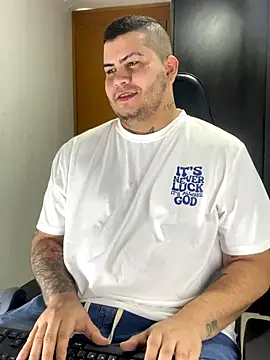 Thomas chubbyxhot online show from November 7, 2025, 1:21 am