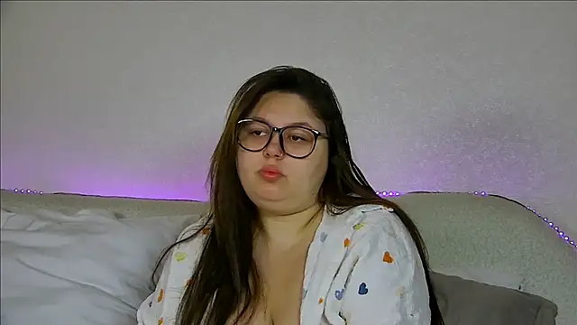 LillianKim online show from September 25, 2025, 6:36 pm