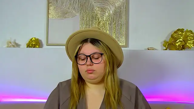 LillianKim online show from February 23, 2026, 6:41 pm