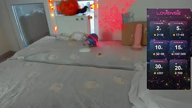 92yourbitch922 online show from October 31, 2025, 11:18 am