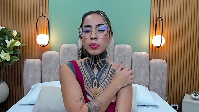 Snapshot of NicoleBlum chatting on March 11, 2025, 10:20 pm NicoleBlum online show from March 11, 2025, 10:20 pm