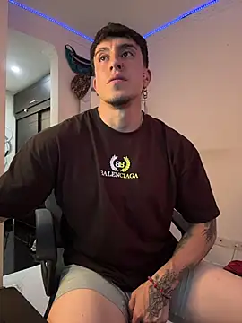 strongboy  online show from August 4, 2026, 9:19 pm