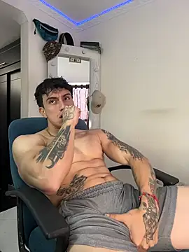 strongboy  online show from June 25, 2026, 5:18 pm