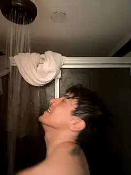 strongboy  online show from December 1, 2025, 1:34 pm