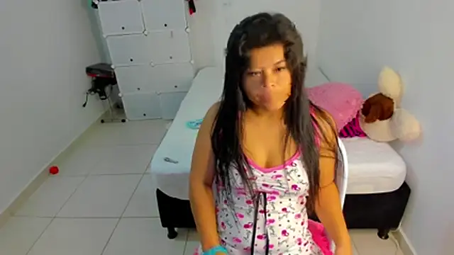 sweetnia online show from June 7, 2026, 3:39 pm