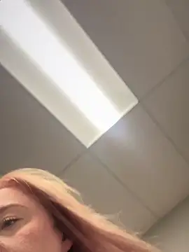 cinnatitties online show from September 24, 2025, 7:20 pm