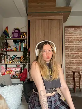 Snapshot of Darling_XXX chatting on June 19, 2026, 6:58 pm Darling XXX online show from June 19, 2026, 6:58 pm