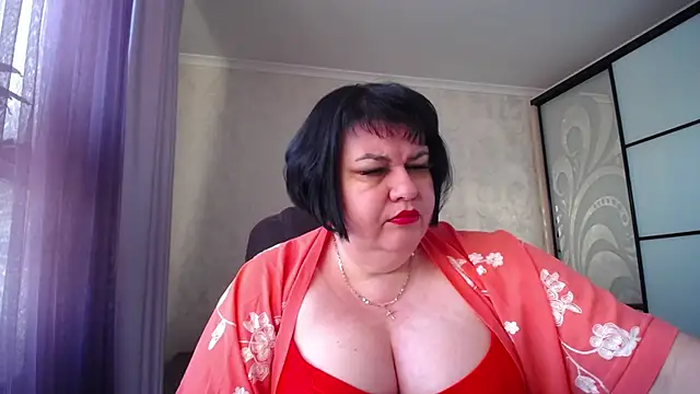 JuicyLady Di online show from February 4, 2026, 6:08 am