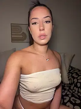 SissiVienna online show from July 20, 2026, 8:33 pm