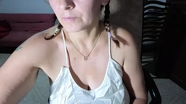 maya hottt online show from May 31, 2026, 7:14 am