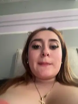 Sam Thompsoon  online show from February 3, 2025, 9:18 pm