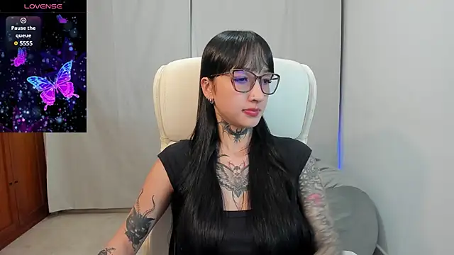 xisisxx online show from March 11, 2025, 11:15 pm