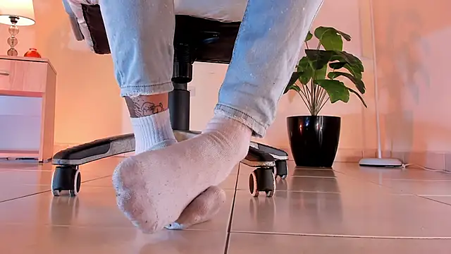 ArchieCollins online show from October 14, 2025, 11:14 pm