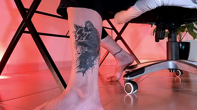 ArchieCollins online show from October 3, 2025, 3:52 am