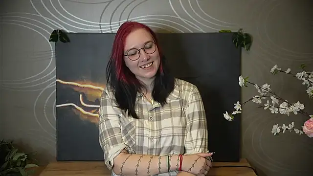 KarenHaan online show from October 25, 2025, 5:17 am