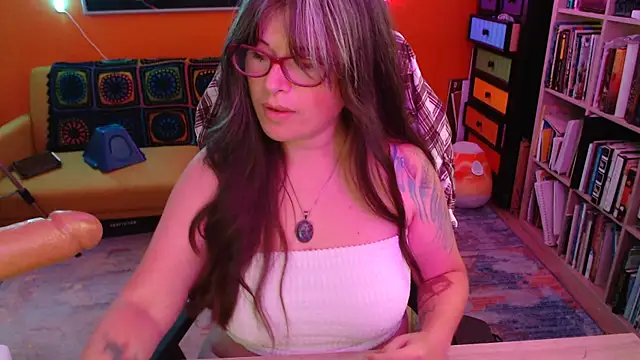 TheLenaAdams online show from November 19, 2025, 5:35 pm