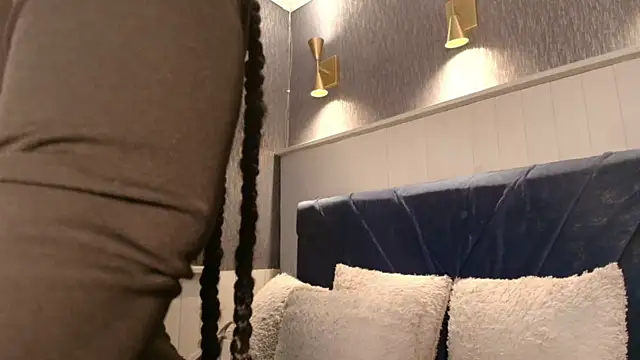 Snapshot of EmilyQueen3x chatting on March 10, 2026, 12:20 pm EmilyQueen3x online show from March 10, 2026, 12:20 pm