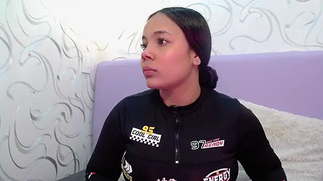 EmilyQueen3x online show from October 24, 2025, 1:43 pm