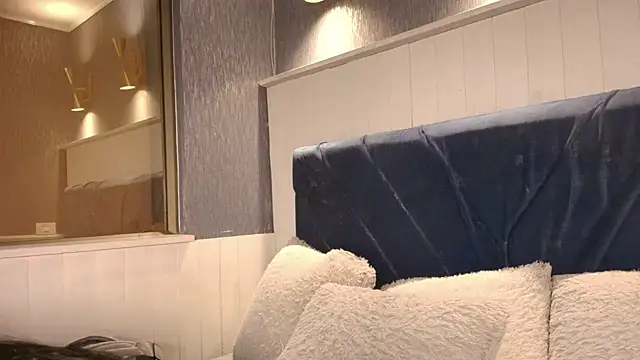 Snapshot of EmilyQueen3x chatting on March 18, 2026, 3:03 pm EmilyQueen3x online show from March 18, 2026, 3:03 pm