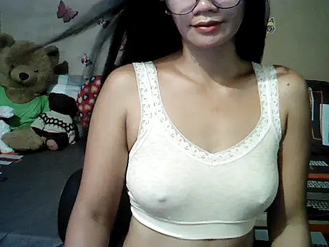 Mia Rein online show from July 27, 2026, 2:51 am