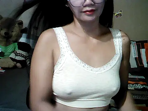 Mia Rein online show from July 27, 2026, 2:57 pm