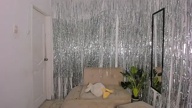 hornyprincess   online show from December 21, 2025, 6:09 pm