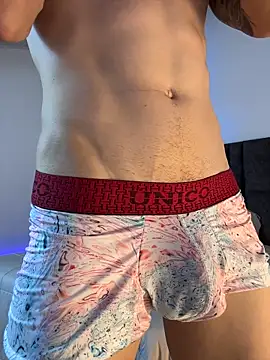 tommylongxx online show from December 3, 2025, 1:28 am