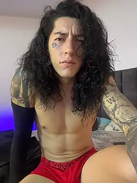 tommylongxx online show from November 16, 2025, 9:51 pm