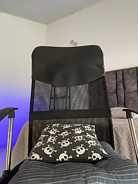 tommylongxx online show from February 17, 2026, 1:41 pm