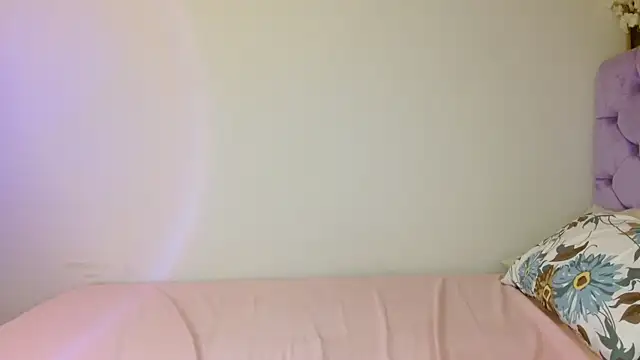 kiarablue online show from July 26, 2026, 12:17 am