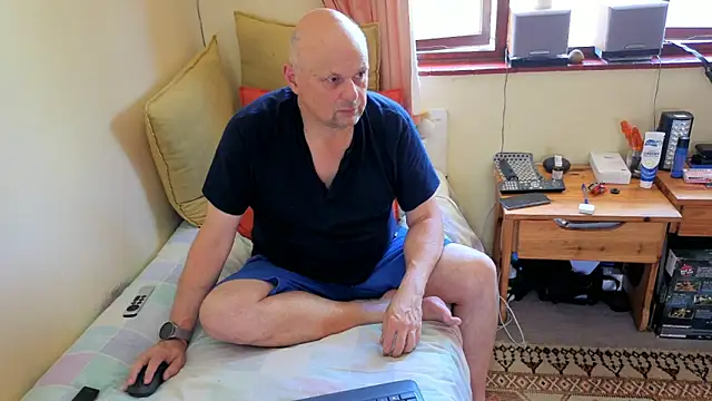 Snapshot of DaddyCumBumZA chatting on February 1, 2025, 12:26 pm DaddyCumBumZA online show from February 1, 2025, 12:26 pm