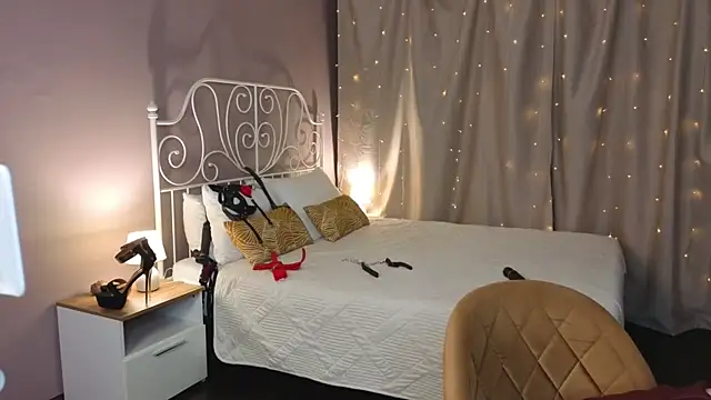 Aleksa Foxy online show from July 6, 2026, 12:06 am