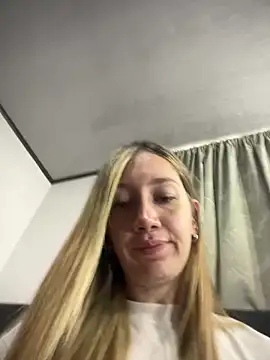 Snapshot of horny__molly_ chatting on March 12, 2026, 7:40 pm horny molly online show from March 12, 2026, 7:40 pm