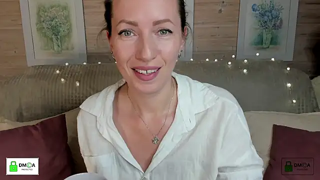 Queenymel online show from October 2, 2025, 3:59 pm