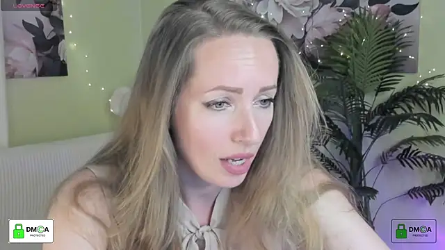 Queenymel online show from June 7, 2026, 4:56 pm