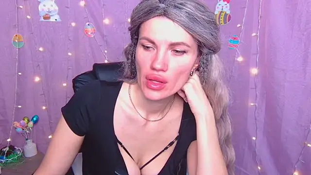 Snapshot of MilaLoona chatting on April 9, 2026, 6:19 am MilaLoona online show from April 9, 2026, 6:19 am