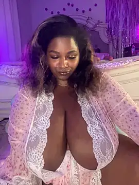 Snapshot of BigFineSelena chatting on March 28, 2026, 10:38 am BigFineSelena online show from March 28, 2026, 10:38 am