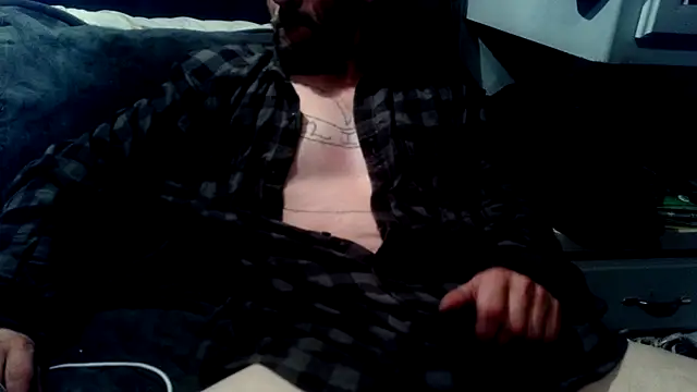 Snapshot of goodick4u28 chatting on February 13, 2026, 10:04 am goodick4u28 online show from February 13, 2026, 10:04 am