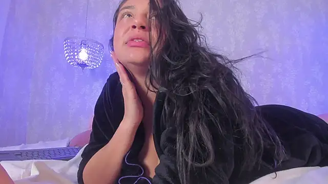 dayra angels online show from June 15, 2026, 9:14 pm